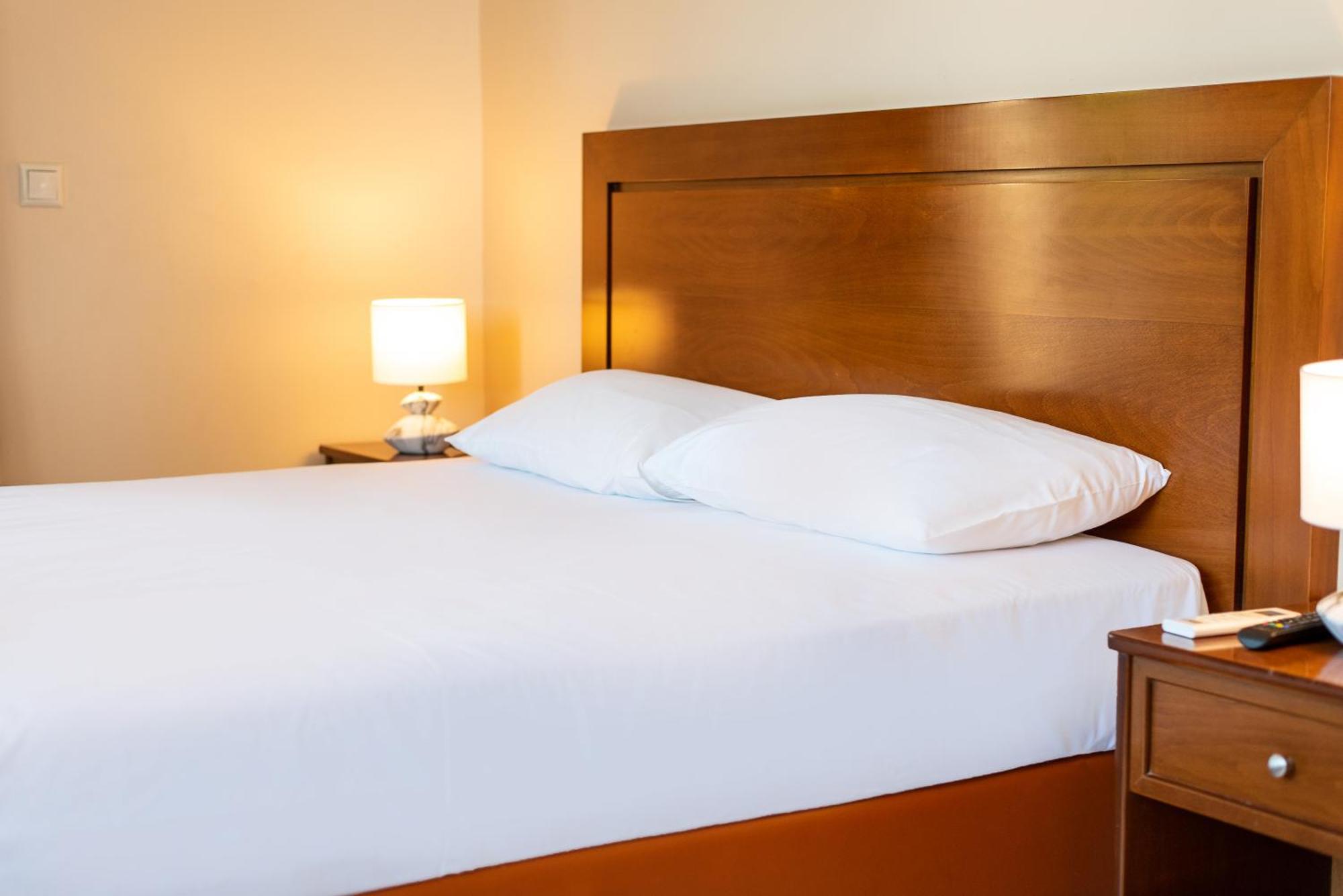 Hotel Stone Palace Near Athen's Airport Free Shuttle From And To Athen's Airport Spáta