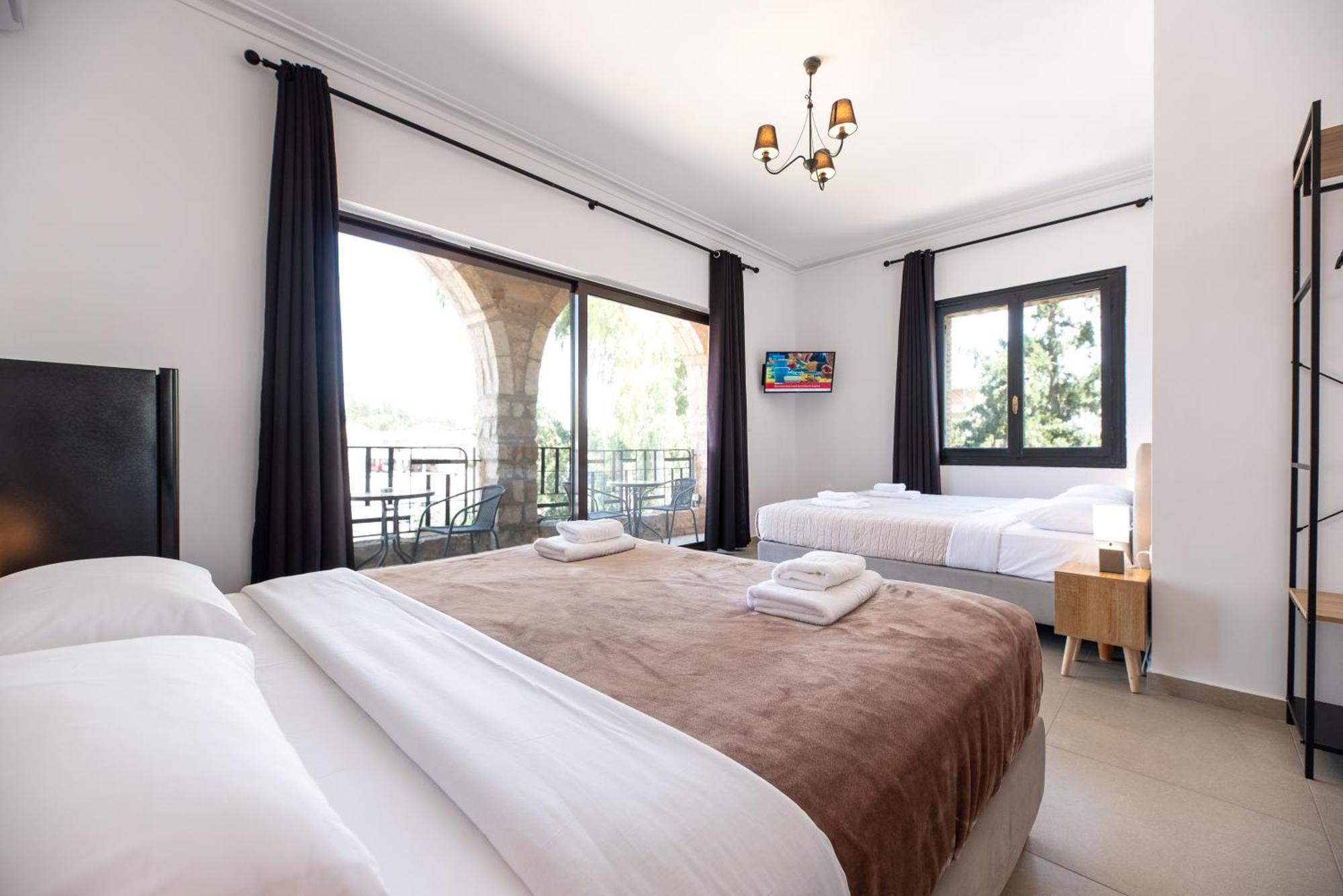 Stone Palace Near Athen's Airport Free Shuttle From And To Athen's Airport Hotel Spáta