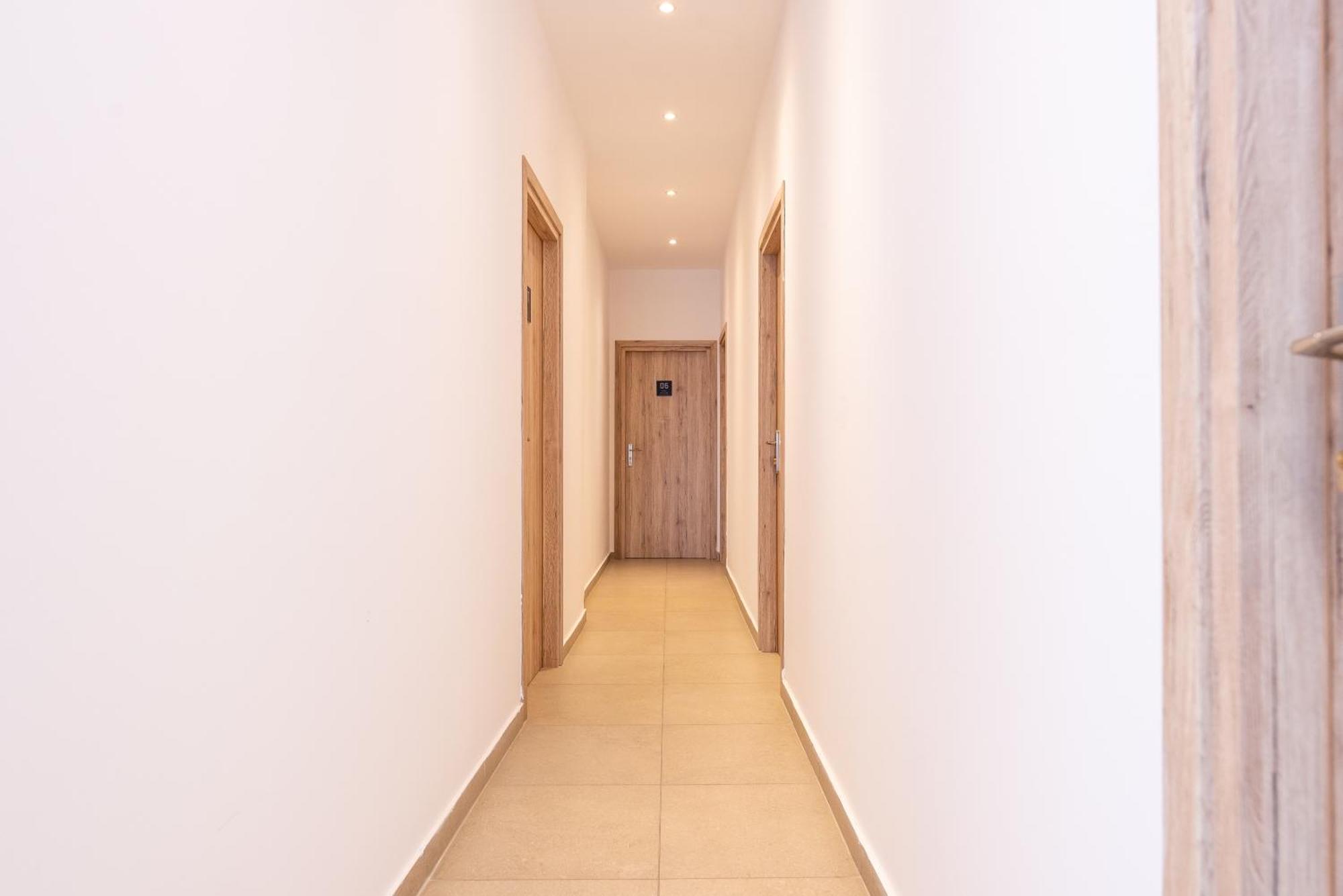 Hotel Stone Palace Near Athen's Airport Free Shuttle From And To Athen's Airport 2*