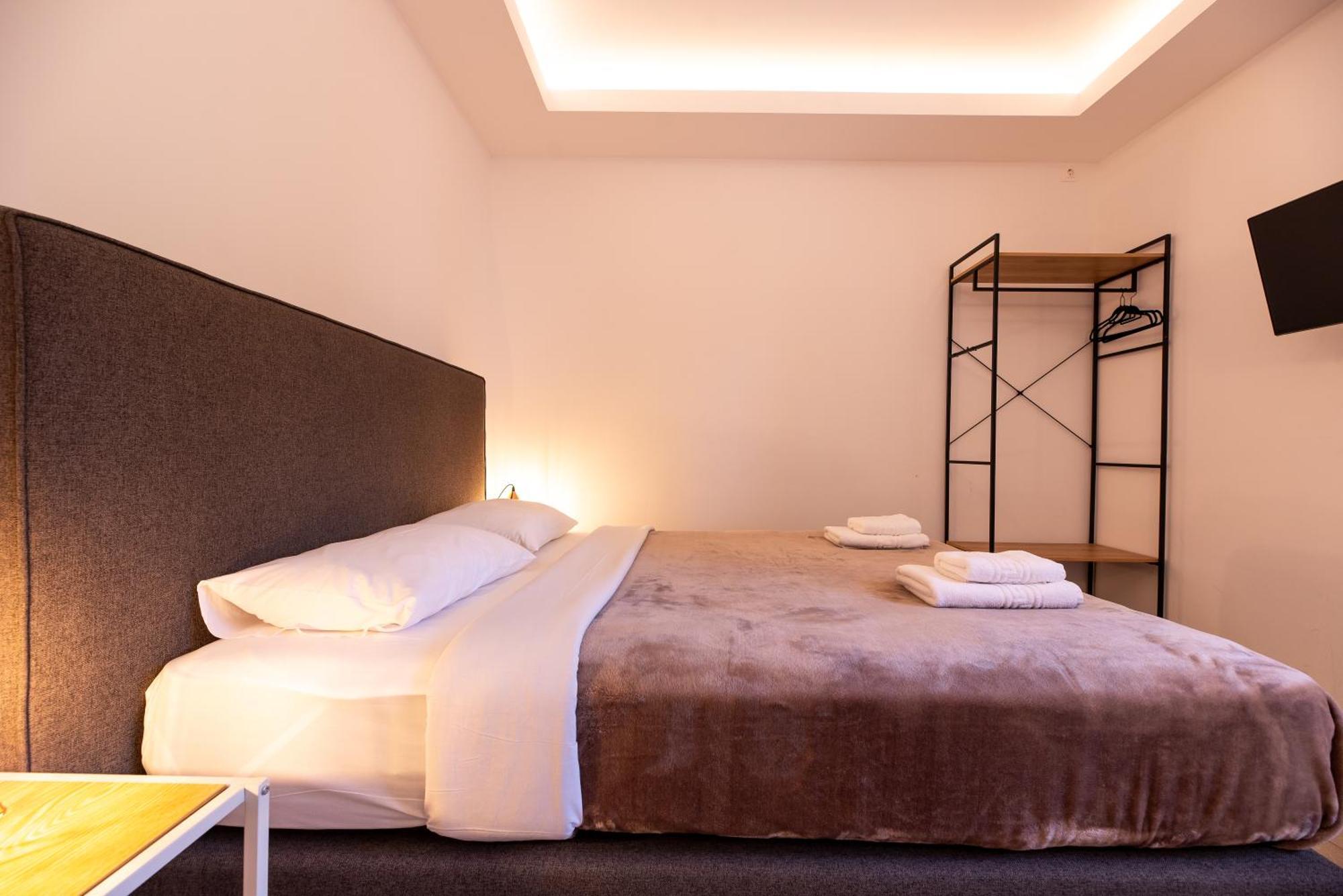Stone Palace Near Athen's Airport Free Shuttle From And To Athen's Airport
