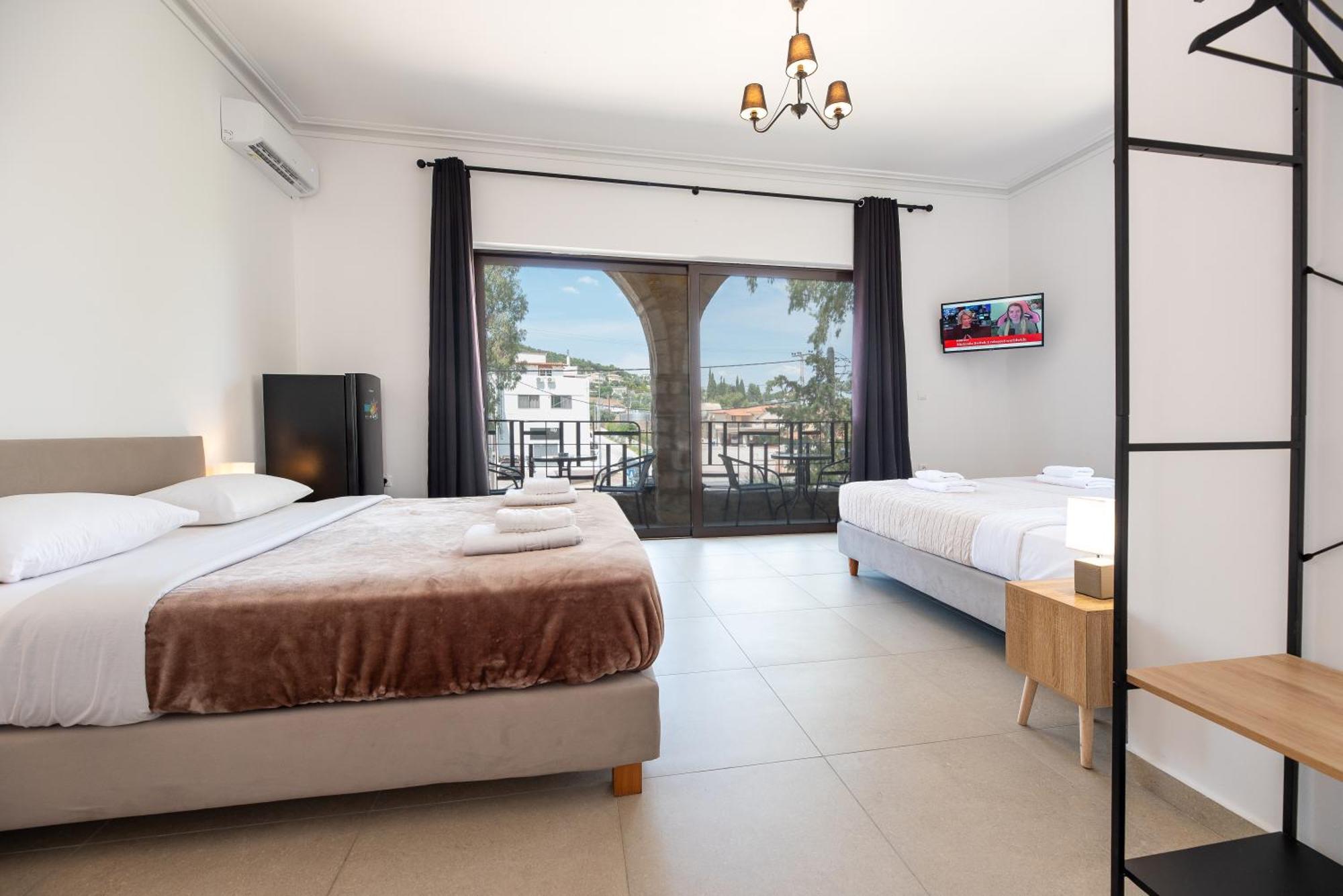 Hotel Stone Palace Near Athen's Airport Free Shuttle From And To Athen's Airport Spáta