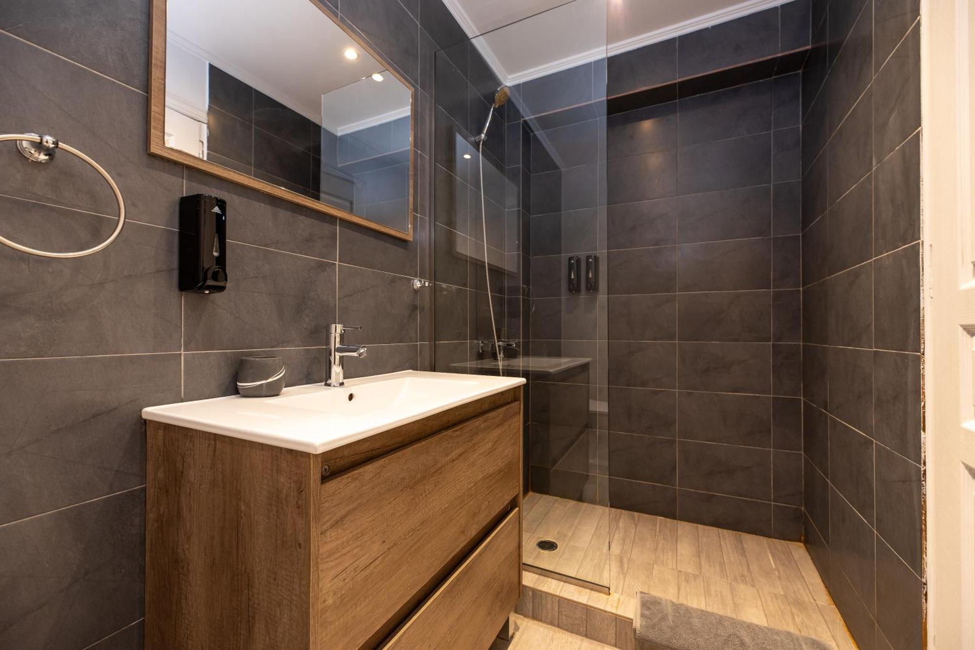 Stone Palace Near Athen's Airport Free Shuttle From And To Athen's Airport 2* Spáta