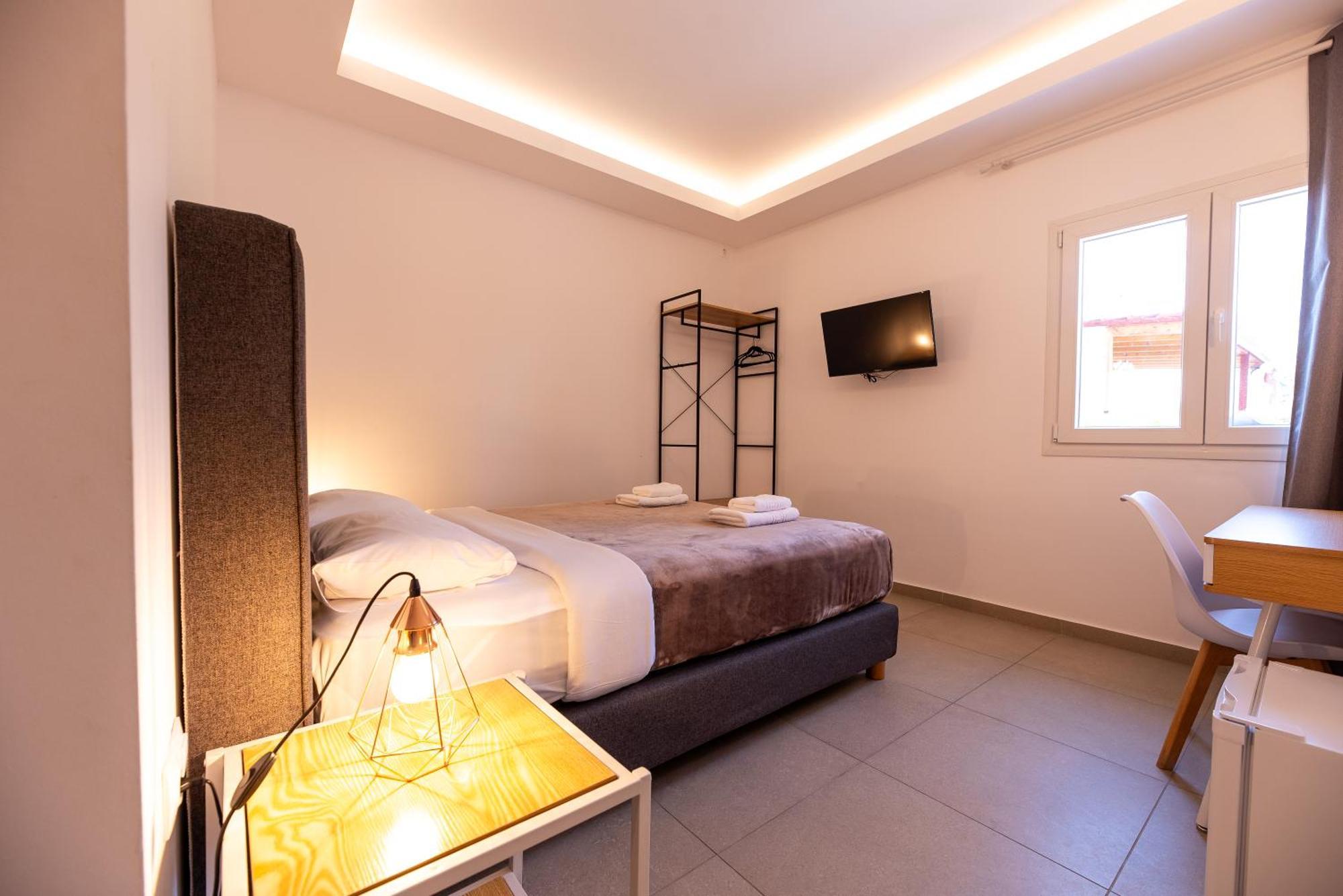 Stone Palace Near Athen's Airport Free Shuttle From And To Athen's Airport