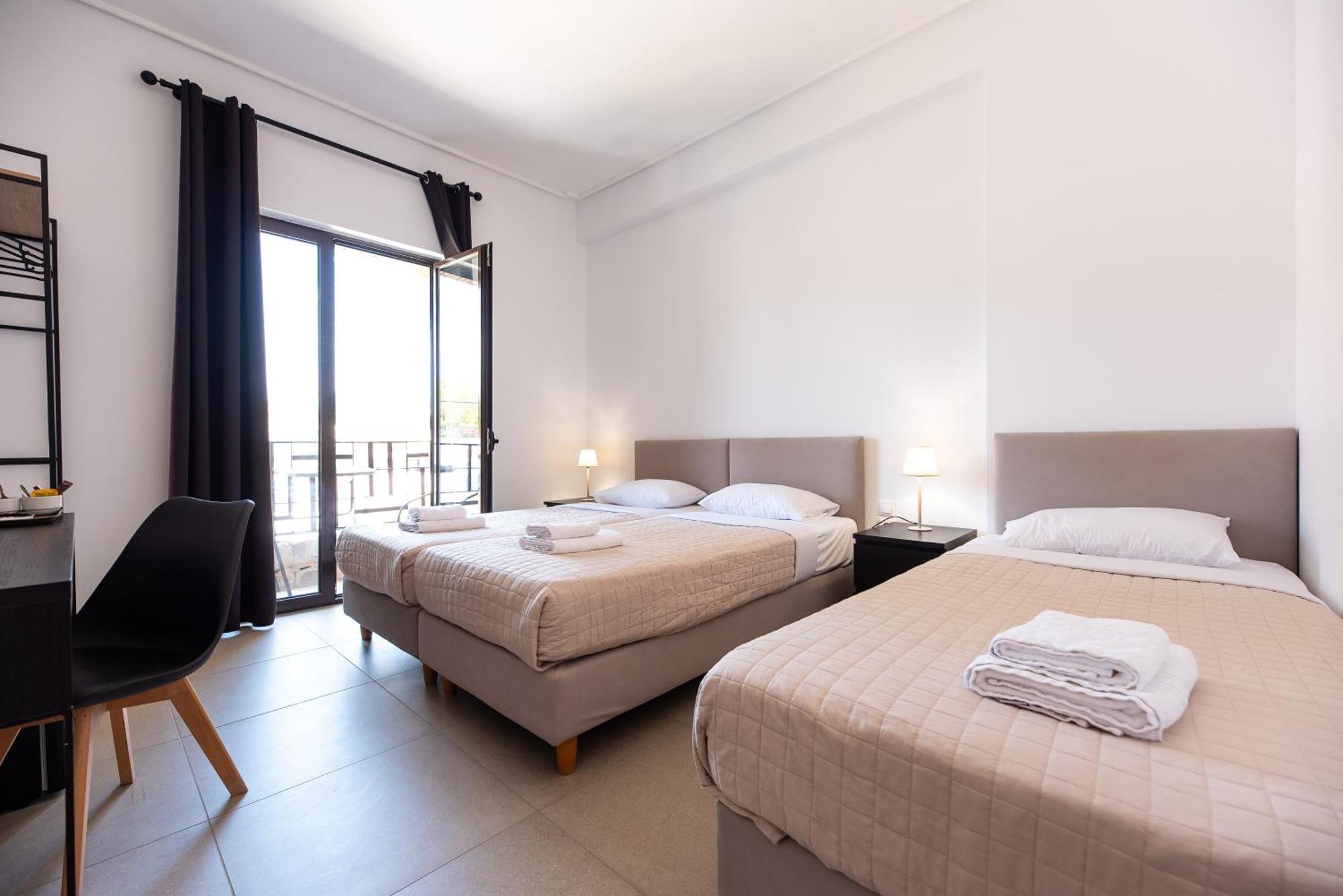 Stone Palace Near Athen's Airport Free Shuttle From And To Athen's Airport Hotel Spáta