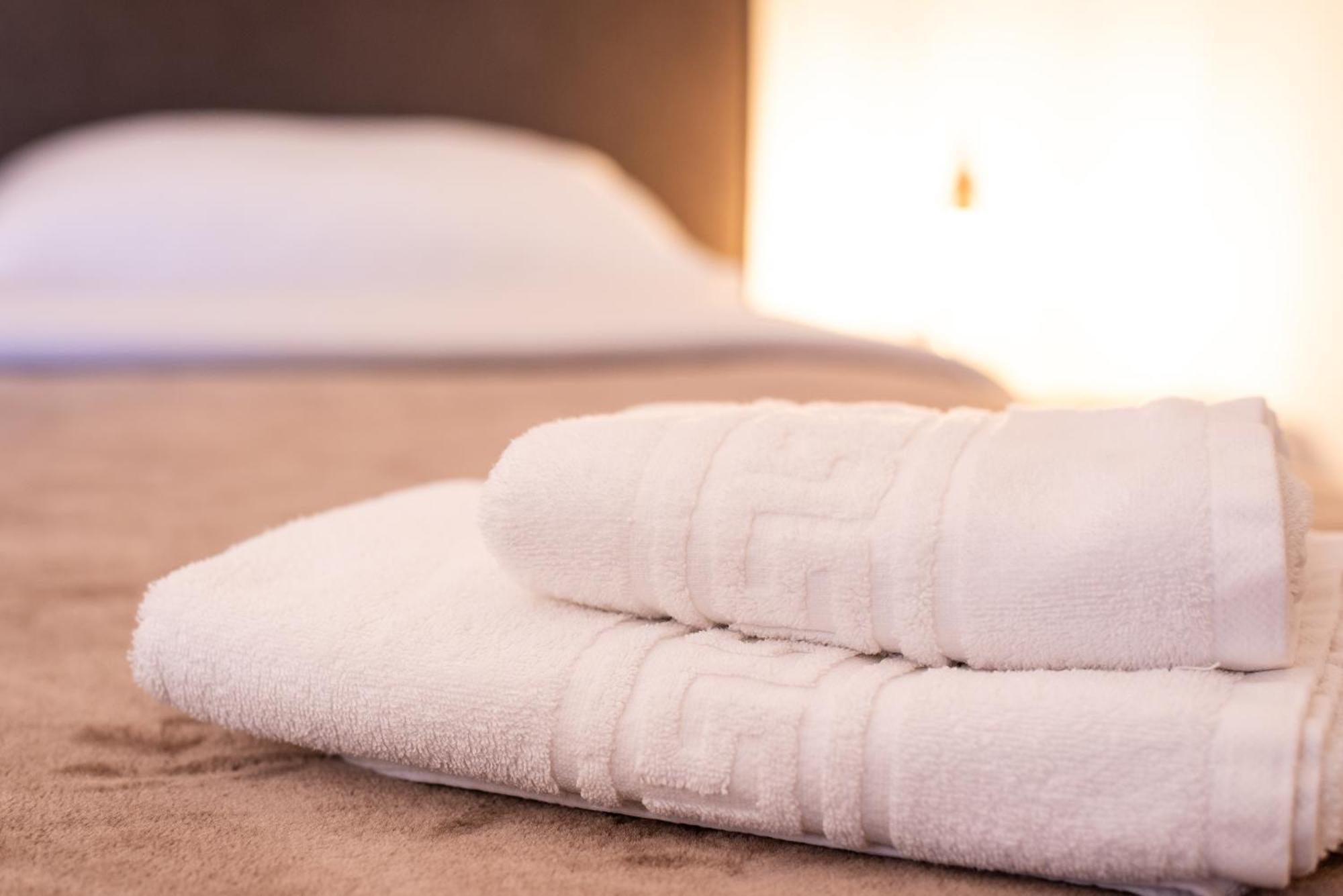 Hotel Stone Palace Near Athen's Airport Free Shuttle From And To Athen's Airport Spáta