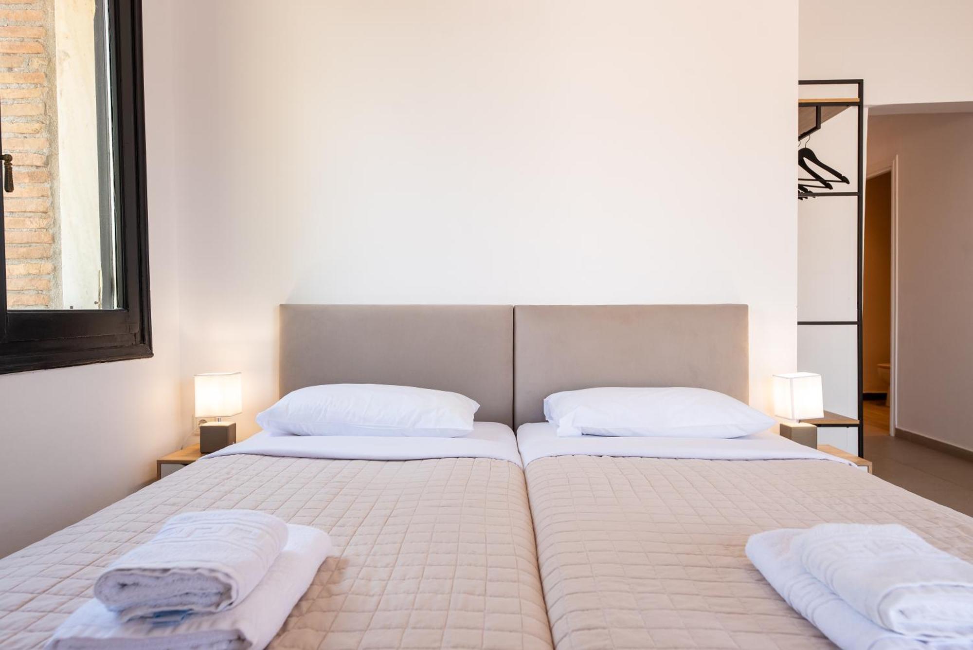 Stone Palace Near Athen's Airport Free Shuttle From And To Athen's Airport 2* Spáta