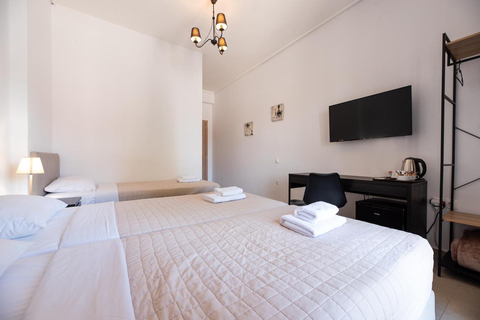 Stone Palace Near Athen's Airport Free Shuttle From And To Athen's Airport 2*