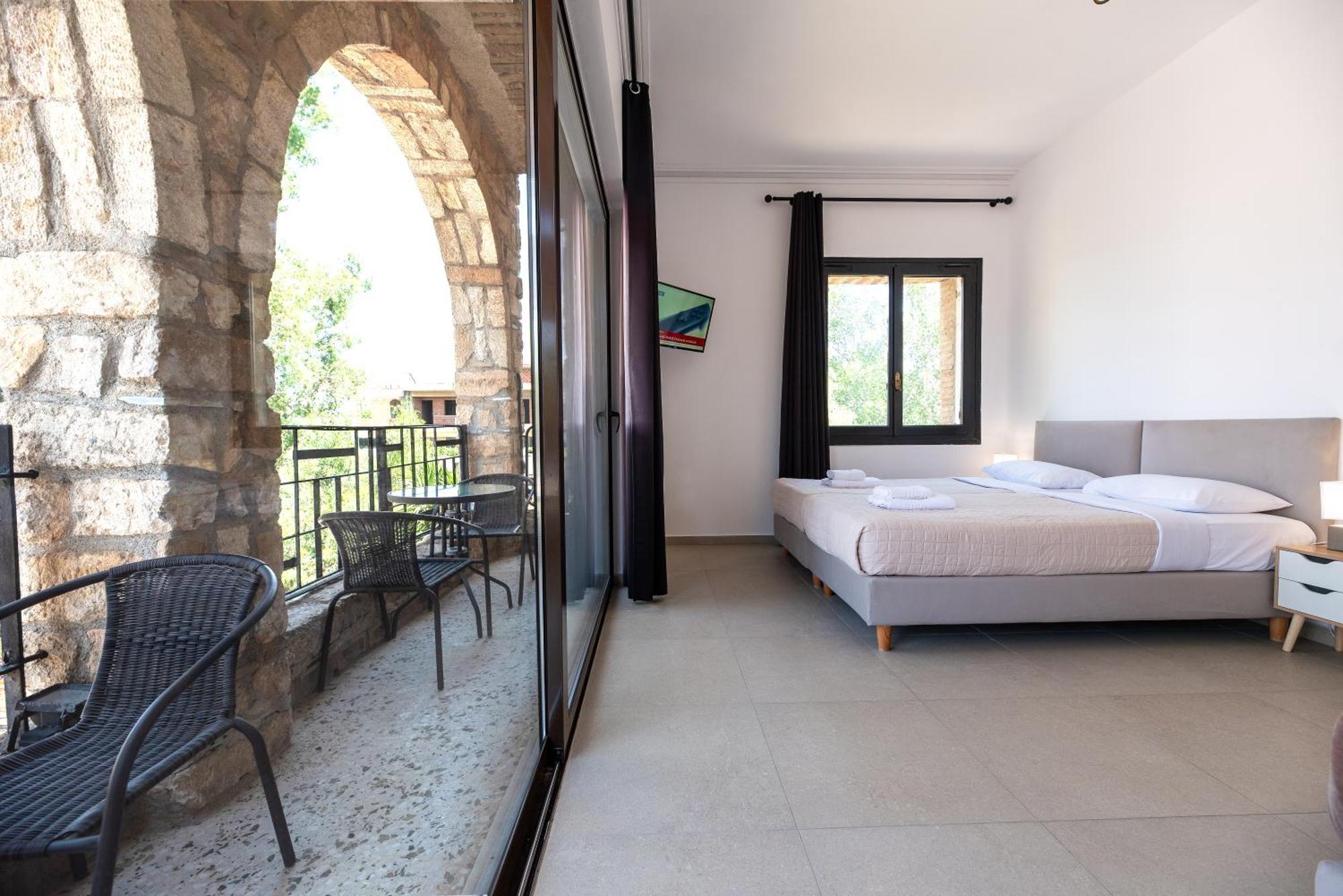 Stone Palace Near Athen's Airport Free Shuttle From And To Athen's Airport Hotel Spáta